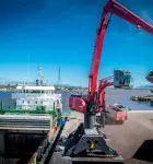 port crane